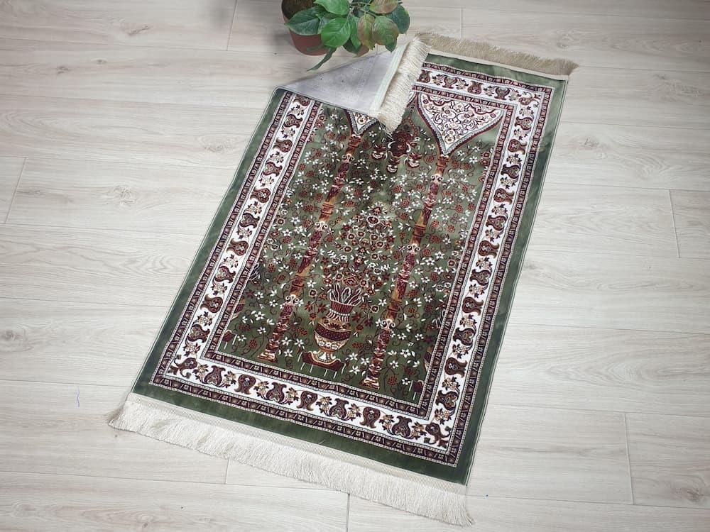 Luxurious and comfortable prayer rug, multiple colors