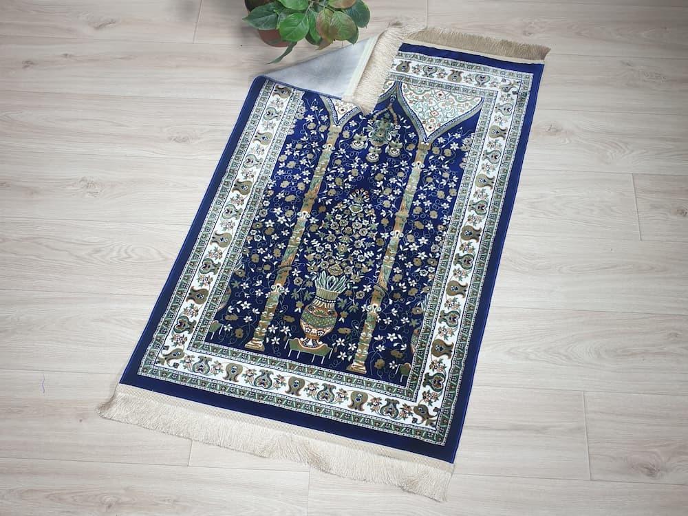 Luxurious and comfortable prayer rug, multiple colors